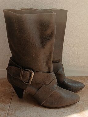 naughty monkey Crackled Leather Upper Mid-Calf Heeled Boots